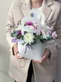 "Цветы в белой сумочке, розовая гортензия и сиреневая маттиола" – Фото 1