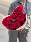 "Букет из 5ти красной французской розы и эвкалипта " – Фото 0