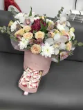 "Подарок сюрприз цветы с конфетами Рафаэлло, Цветы в коробке, Шкатулка с секретом" – Фото 1