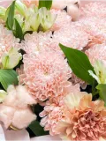 "Букет из кустовой хризантемы, альстромерии,диантусов и хлопка Нежный Флёр " – Фото 1
