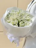 "Букет из белых альстремерий в стильной упаковке " – Фото 1
