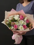 "Сборный букет из хризантем, альстромерии и розы" – Фото 3