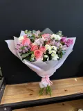 "Букет розой и альстромерией в розовых оттенках" – Фото 2