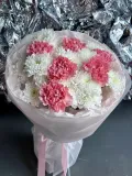 "Милый букет диантусы и кустовая хризантема" – Фото 0