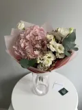 "Букет из розовой гортензии, эустомы, лимониума и эвкалипта, букет 411" – Фото 2