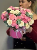 "Композиция кустовой пионовидной розой" – Фото 1