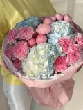 "Букет с гортензией и кустовой розой" – Фото 0