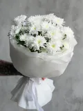 "Нежный букет из светлых хризантем" – Фото 0