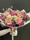 "Французские, пионовидные розы и альстромерии" – Фото 4