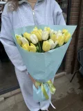 "Букет из желтых и белых тюльпанов «Ваниль»" – Фото 2