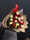 "Букет кенийских роз 19шт, красно-белый" – Фото 2