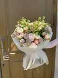 "Нежно-розовый букет из кустовой розы" – Фото 5