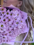 "Букет из 9 веток сиреневой кустовой хризантемы" – Фото 1
