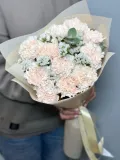 "Кремовый диантус со статицей и эвкалиптом" – Фото 1