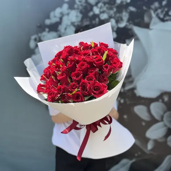 Букет из 51 красной розы