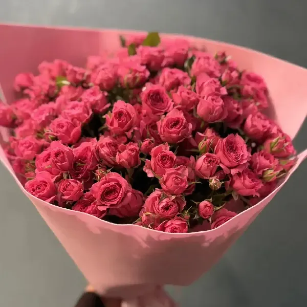 Букет из 15 нежных кустовых роз