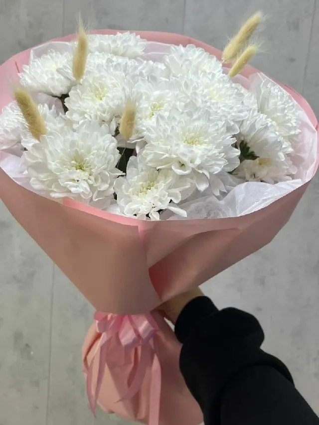 "Букет из кустовых хризантем Алтай +лагурус" – Фото 1