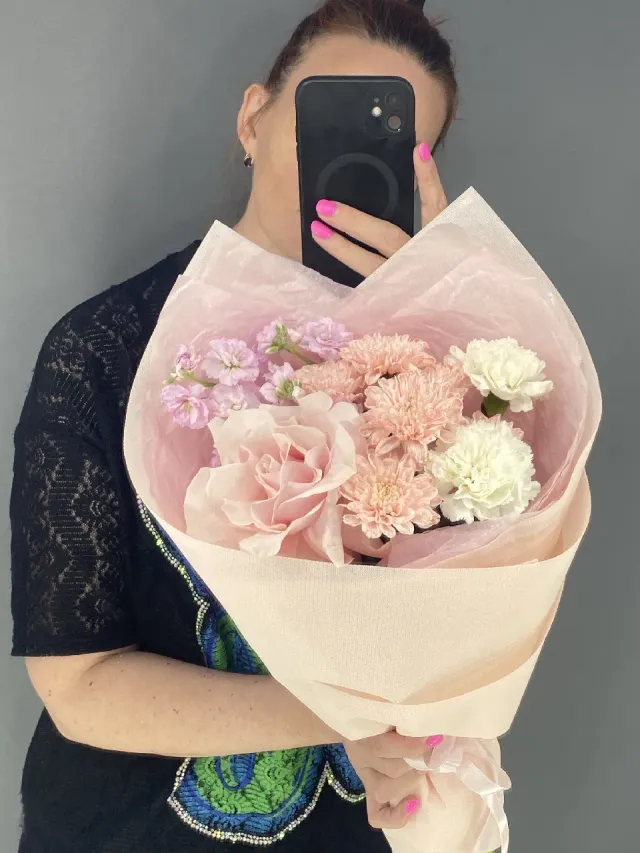 "букет комплимент 🌸 с французской розой 🥐 и ароматной маттиолой 🩷" – Фото 4