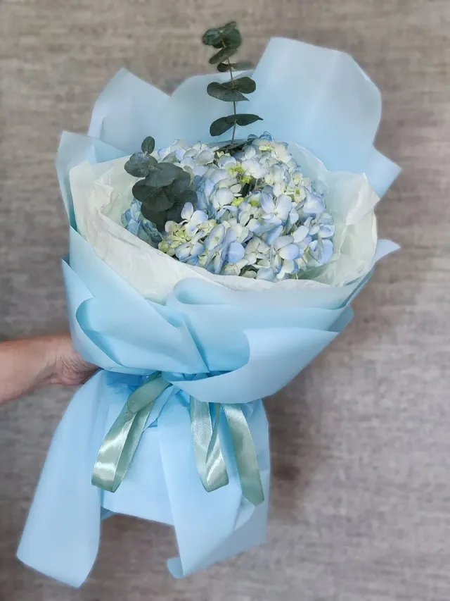 "Букет из Голубой Гортензии и Эвкалипта" – Фото 2