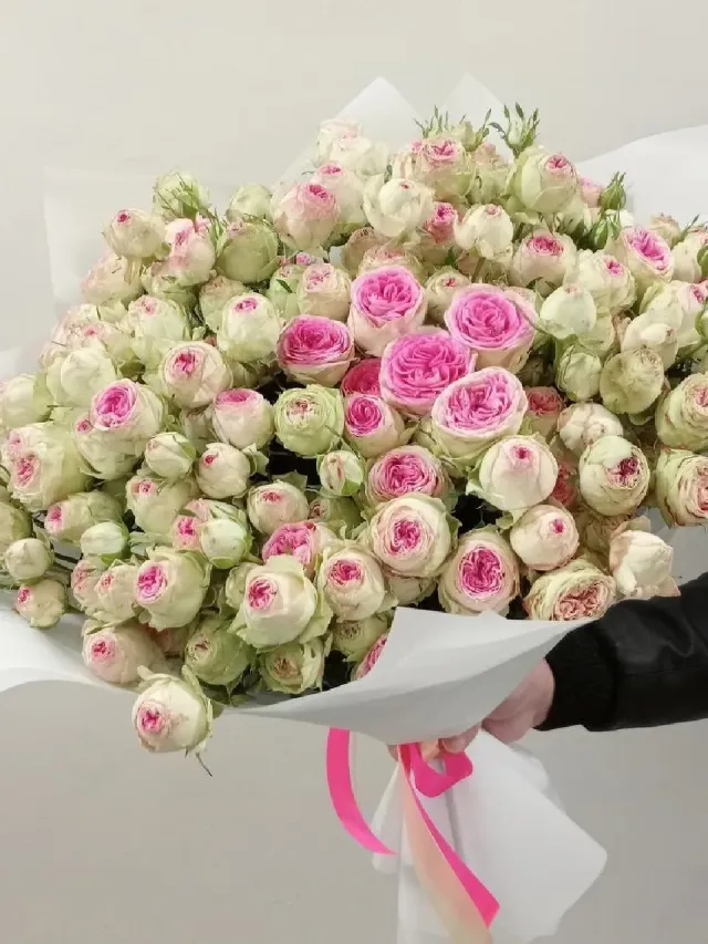 "Мега букет из 29 кустовых пионовидных роз " – Фото 3