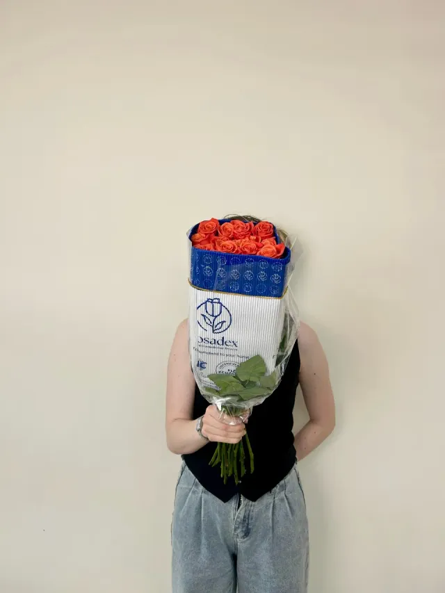 "розы 25 шт без оформления orange crush" – Фото 4