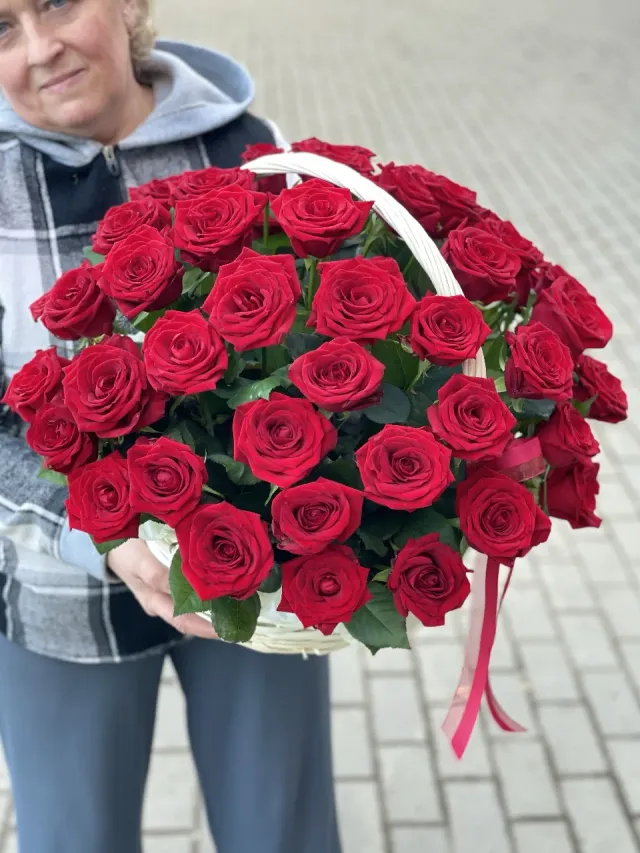 "Шикарная корзина из 51 красной розы" – Фото 1
