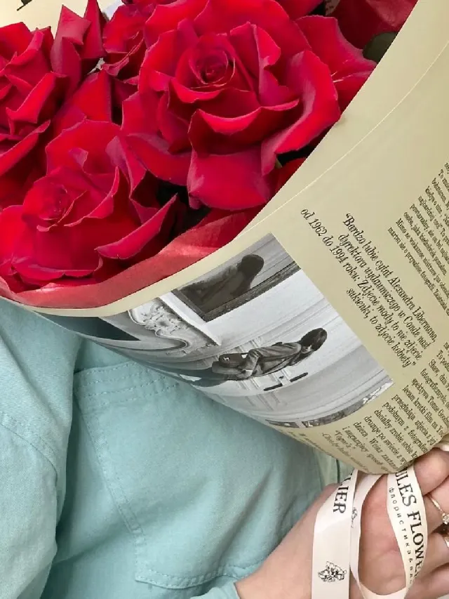 "«Монпелье» из красных французских роз Эксплорер" – Фото 6