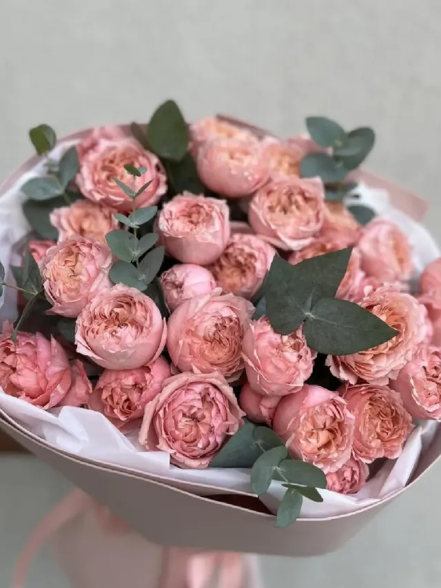"Букет из кустовой розы Джульетта и эвкалиптом" – Фото 3