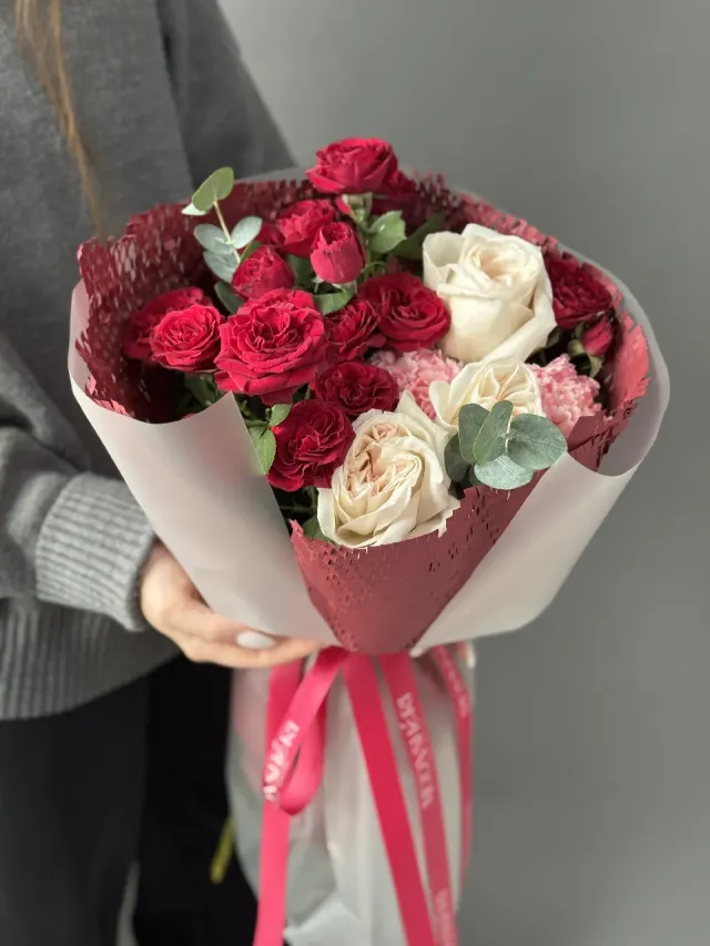 "Сборный букет с парфюмированными розами О'хара" – Фото 4
