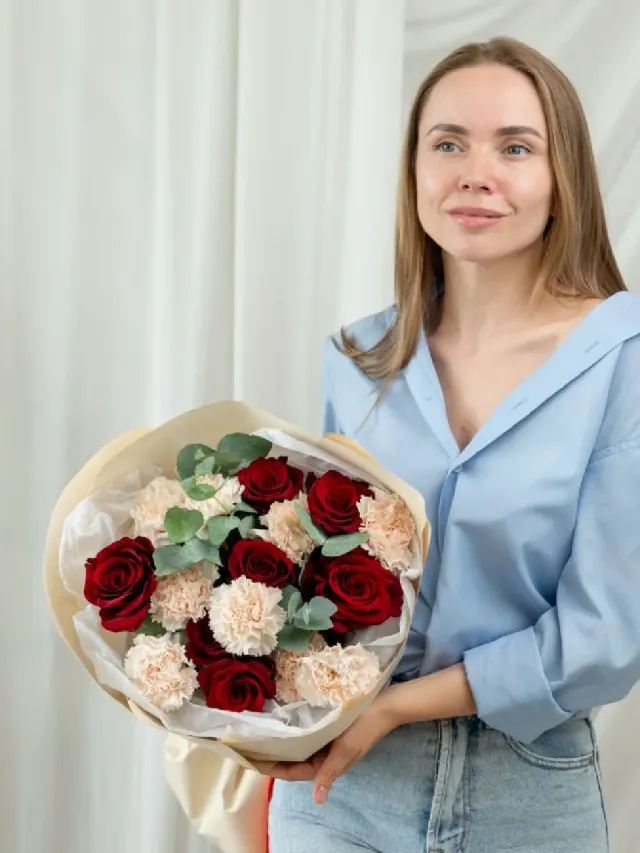 "Сборный букет бежевый с красной розой" – Фото 4