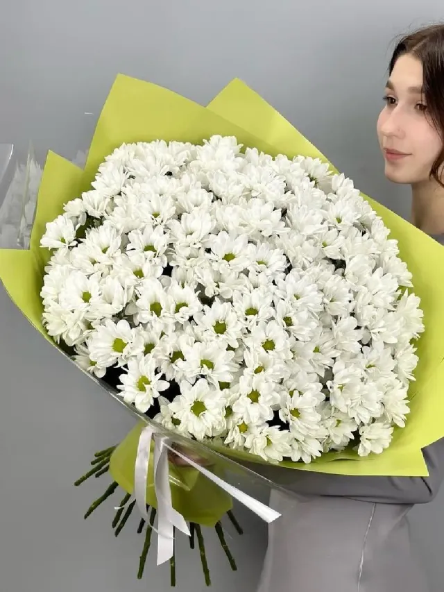 "Большой букет кустовых ромашковидных хризантем" – Фото 3