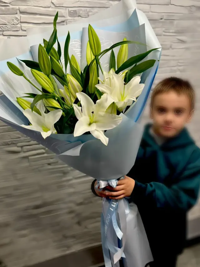 "Монобукет Гигант из Лилий" – Фото 1