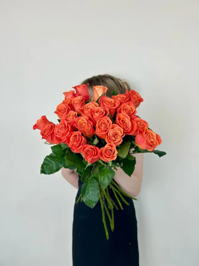 "розы 25 шт без оформления orange crush" – Фото 2