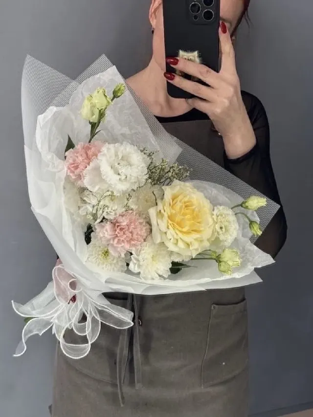 "Авторский букет с пионовидной розой и диантусами💕💕💕" – Фото 3