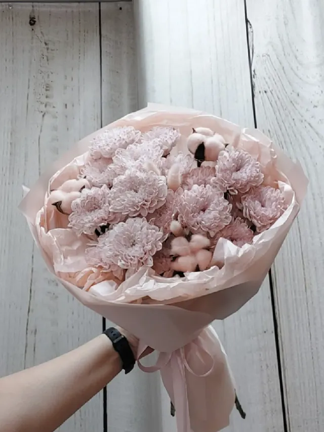 "Букет из кустовой хризантемы, хлопка и лагуруса Персиковый румянец " – Фото 3
