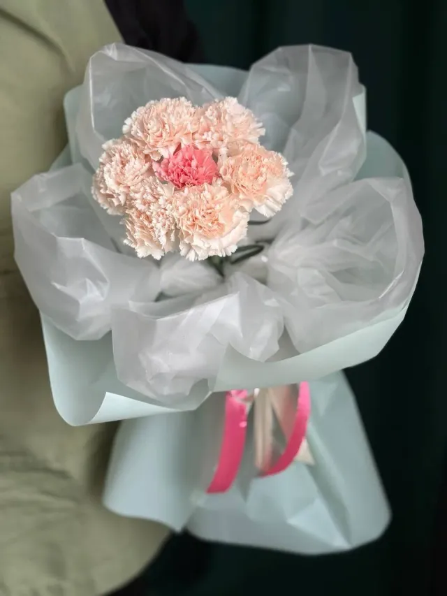 "Трендовый Букет Ромашка из диантусов" – Фото 3