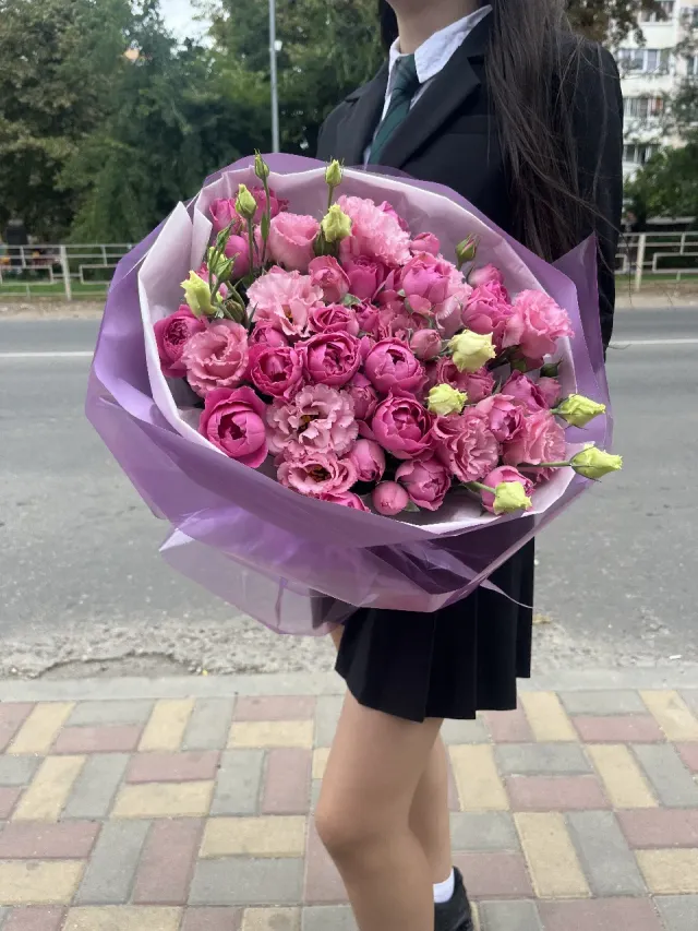 "Букет из эустомы и кустовых роз " – Фото 1