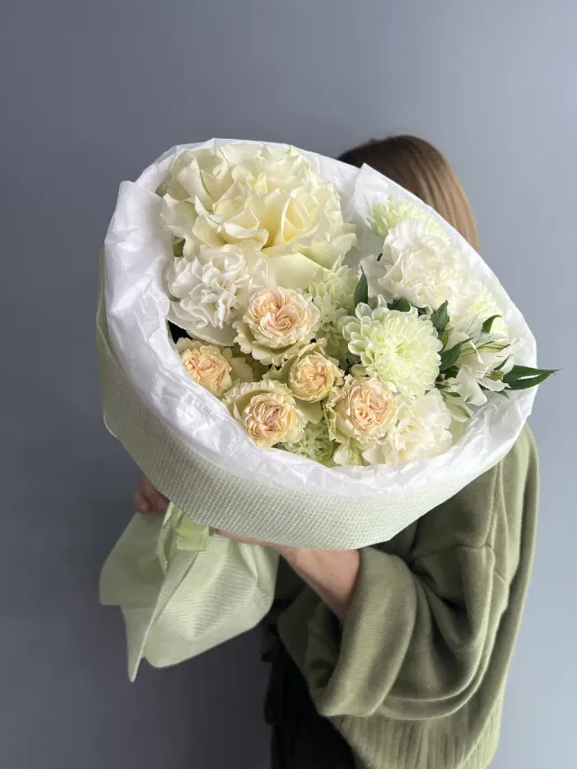 "Букет комплимент 🌸 белоснежная французская Роза 🤍 пионовидная кустовая Роза 🌿" – Фото 2