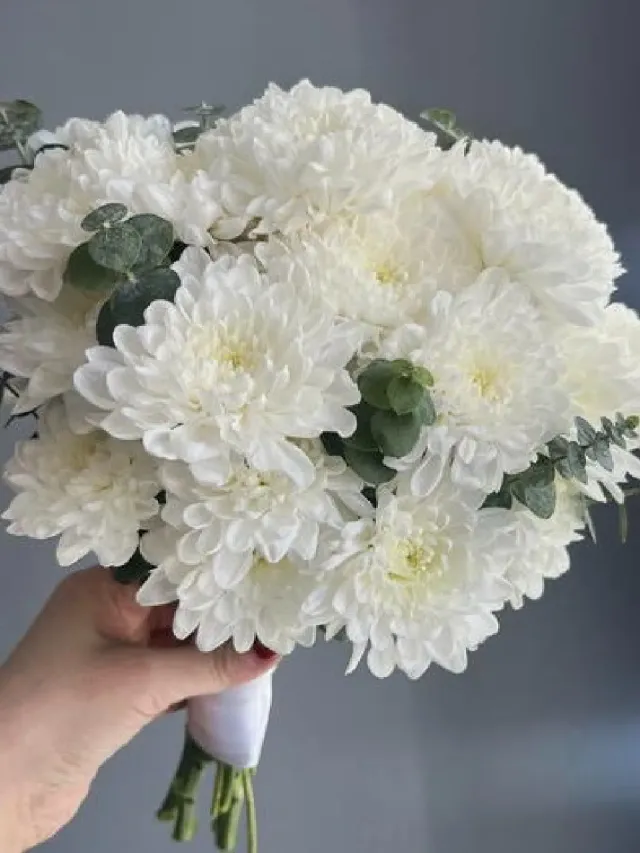 "Свадебный букет из хризантем и эвкалипта " – Фото 1