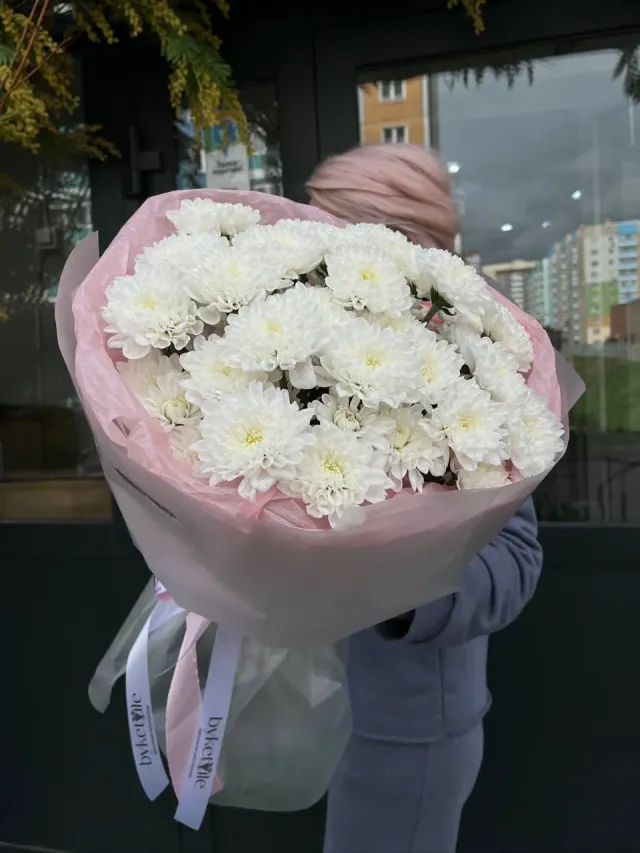 "Букет-зефирка из белых хризантем" – Фото 3
