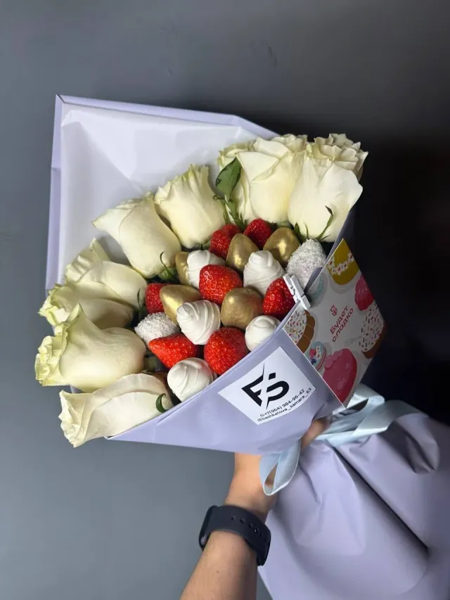 "Клубника в шоколаде с живыми розами «roses" – Фото 1
